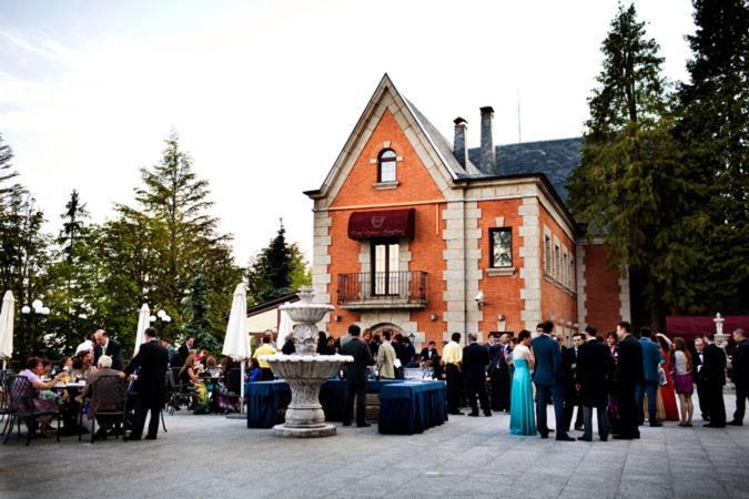 Palacio De Miraflores Мирафлорес-де-ла-Сьерра Экстерьер фото